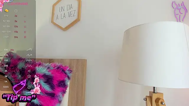 Hadid Jimenez  online show from November 20, 2025, 6:41 pm