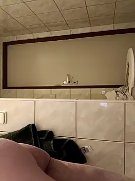 Radsjxh online show from March 3, 2026, 10:50 pm