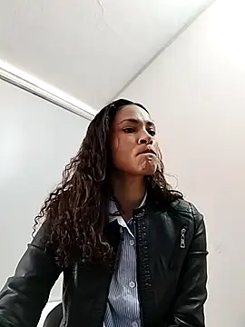 SofiaDelicia online show from October 28, 2025, 2:16 pm