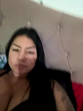 julianamascarada online show from October 6, 2025, 1:01 pm