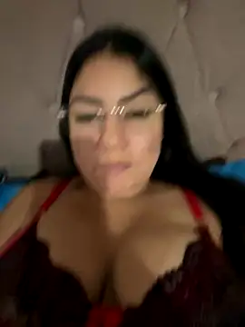 julianamascarada online show from November 22, 2025, 1:15 am