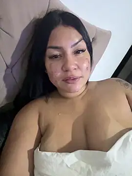 julianamascarada online show from September 19, 2025, 12:25 am