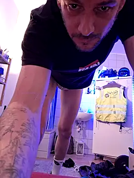 Snapshot of a7ex chatting on December 14, 2024, 8:51 pm a7ex online show from December 14, 2024, 8:51 pm