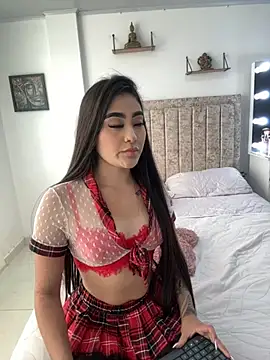 EmiilyEvans  online show from October 23, 2025, 9:46 pm