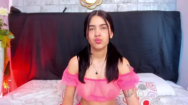 Snapshot of MaiaaCandy chatting on January 17, 2026, 9:18 pm MaiaaCandy online show from January 17, 2026, 9:18 pm