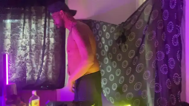 Snapshot of DjDiCKmannOnE chatting on April 15, 2026, 9:04 am DjDiCKmannOnE online show from April 15, 2026, 9:04 am