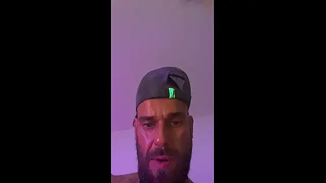 Snapshot of DjDiCKmannOnE chatting on March 5, 2026, 2:35 pm DjDiCKmannOnE online show from March 5, 2026, 2:35 pm