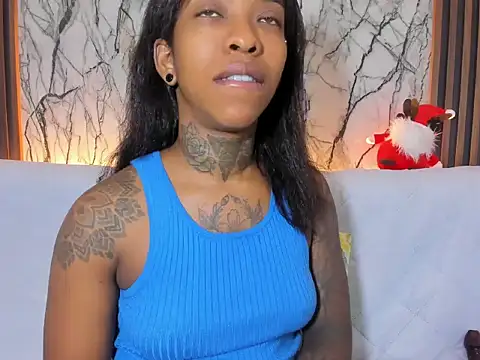 Snapshot of Pauline_Fox chatting on December 15, 2025, 1:22 am Pauline Fox online show from December 15, 2025, 1:22 am