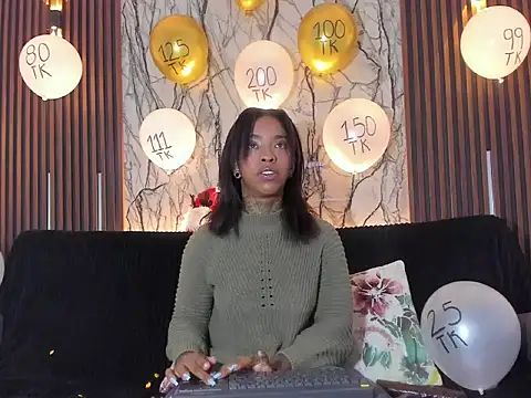 Snapshot of Pauline_Fox chatting on November 16, 2025, 3:11 am Pauline Fox online show from November 16, 2025, 3:11 am