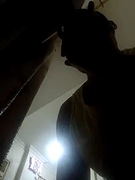 Snapshot of Trade010 chatting on November 13, 2025, 4:00 pm Trade010 online show from November 13, 2025, 4:00 pm