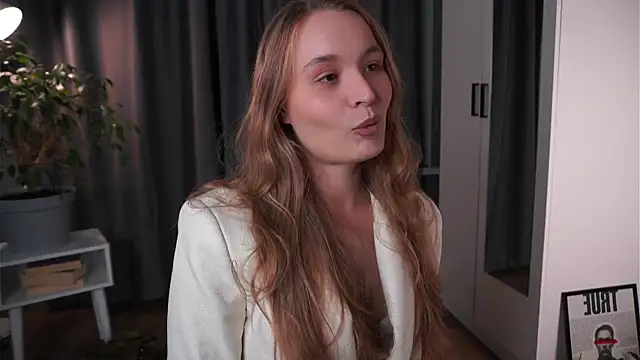 Snapshot of lisa_schiele chatting on October 15, 2025, 7:55 pm lisa schiele online show from October 15, 2025, 7:55 pm