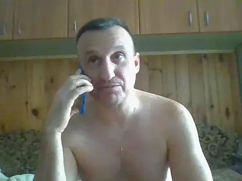 Snapshot of Maksymilian1 chatting on November 15, 2025, 9:24 am Maksymilian1 online show from November 15, 2025, 9:24 am