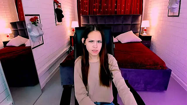 UliaNeer online show from October 3, 2025, 5:09 am