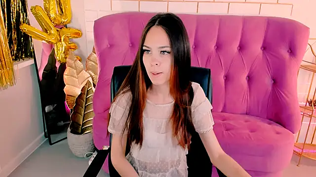 UliaNeer online show from September 23, 2025, 5:03 am