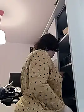 Feuchtekitty92xh online show from November 4, 2025, 8:51 am