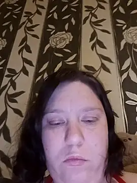 Feuchtekitty92xh online show from December 4, 2025, 7:35 pm