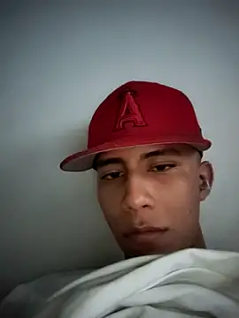 Snapshot of Davig4 chatting on October 2, 2025, 10:24 pm Davig4 online show from October 2, 2025, 10:24 pm