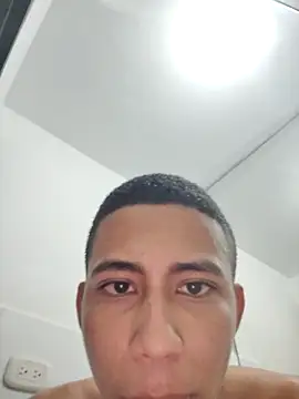 Snapshot of Davig4 chatting on October 18, 2025, 7:16 pm Davig4 online show from October 18, 2025, 7:16 pm