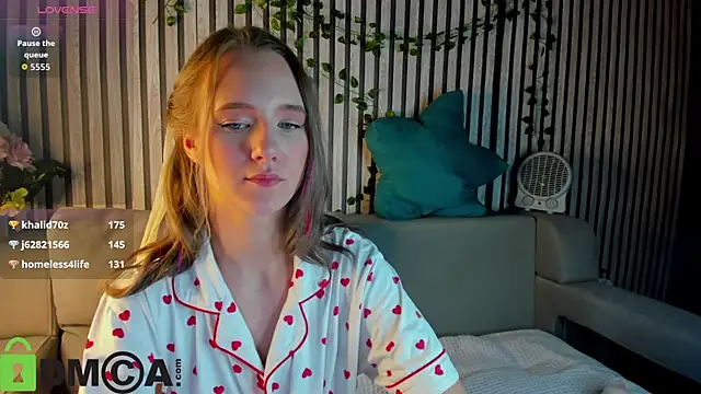 Snapshot of Casey_Sweeet chatting on November 30, 2025, 2:23 am Casey Sweeet online show from November 30, 2025, 2:23 am