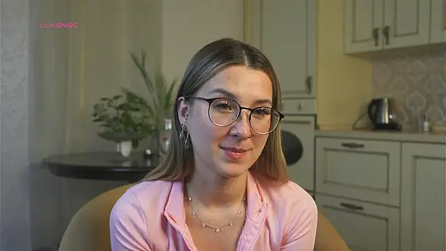 DarelleFaux online show from October 8, 2025, 3:19 am