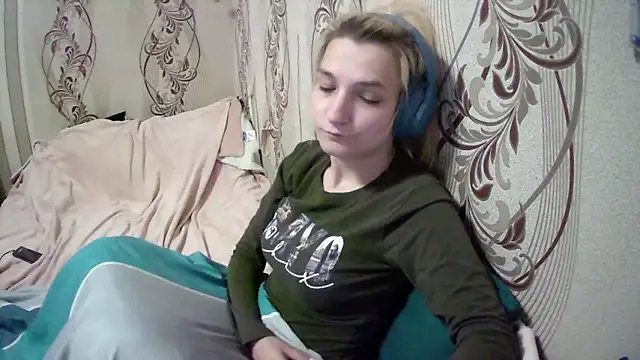Snapshot of AlissaClark chatting on April 30, 2026, 8:57 pm AlissaClark online show from April 30, 2026, 8:57 pm