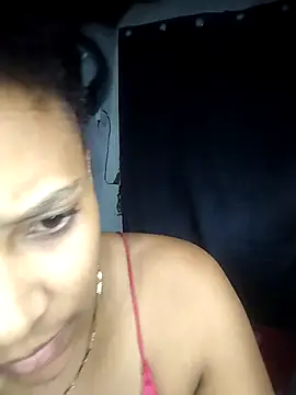Snapshot of Vale_Nikol21 chatting on May 10, 2026, 12:14 am Vale Nikol21 online show from May 10, 2026, 12:14 am