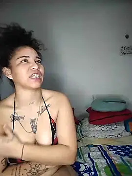 Snapshot of Vale_Nikol21 chatting on December 15, 2025, 2:17 am Vale Nikol21 online show from December 15, 2025, 2:17 am