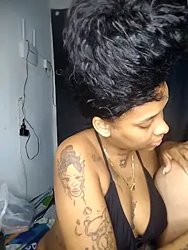 Snapshot of Vale_Nikol21 chatting on April 10, 2026, 12:06 am Vale Nikol21 online show from April 10, 2026, 12:06 am