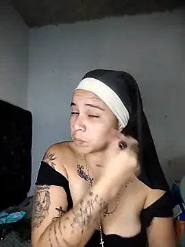 Snapshot of Vale_Nikol21 chatting on December 21, 2025, 2:13 am Vale Nikol21 online show from December 21, 2025, 2:13 am