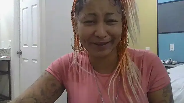 Flossee online show from September 14, 2025, 4:07 pm