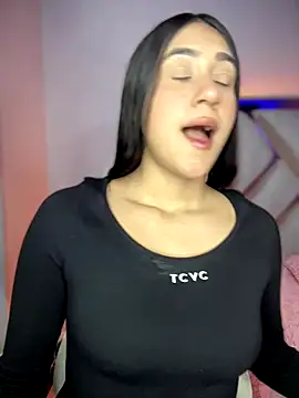 Snapshot of isabela_l chatting on September 28, 2025, 2:40 am isabela l online show from September 28, 2025, 2:40 am