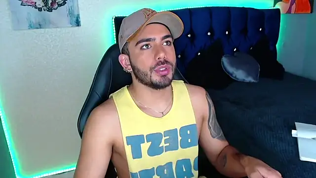 Snapshot of adamhairy chatting on April 15, 2026, 7:58 pm adamhairy online show from April 15, 2026, 7:58 pm
