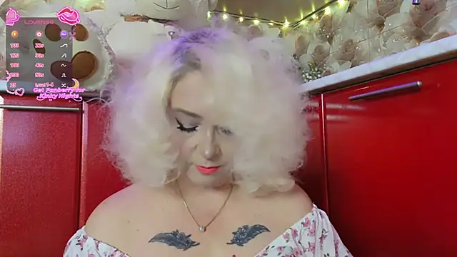 Snapshot of SquirtMilf00 chatting on April 15, 2026, 2:50 am SquirtMilf00 online show from April 15, 2026, 2:50 am