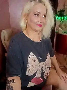 Snapshot of SquirtMilf00 chatting on March 12, 2026, 4:51 am SquirtMilf00 online show from March 12, 2026, 4:51 am