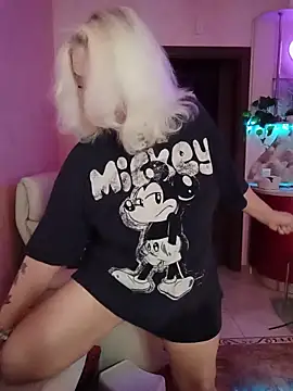 Snapshot of SquirtMilf00 chatting on March 17, 2026, 3:09 am SquirtMilf00 online show from March 17, 2026, 3:09 am