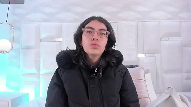 Im Molly Angel online show from October 26, 2025, 3:01 pm