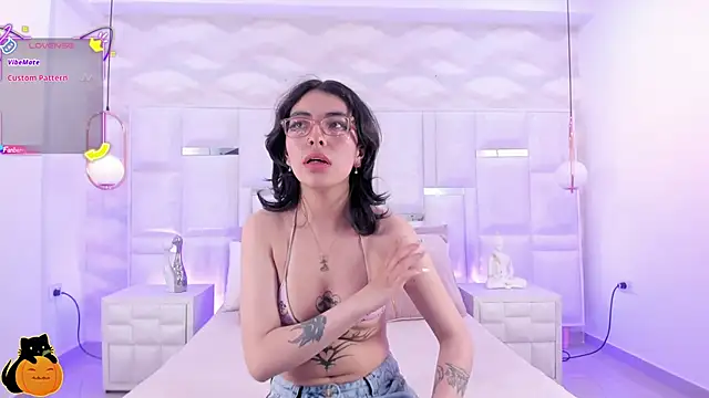 Snapshot of Im_Molly_Angel chatting on October 9, 2025, 8:31 pm Im Molly Angel online show from October 9, 2025, 8:31 pm
