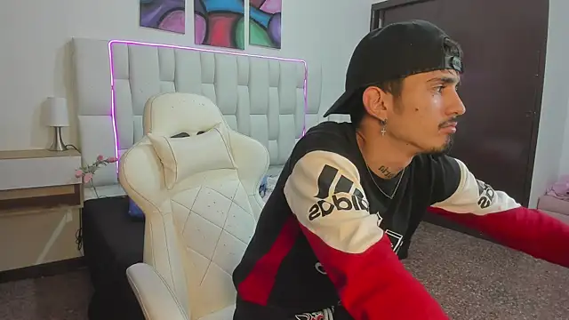 nextboywell1 online show from March 30, 2026, 3:08 am