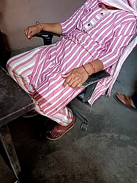 Snapshot of SIMRANSONU26 chatting on April 15, 2026, 7:47 am SIMRANSONU26 online show from April 15, 2026, 7:47 am