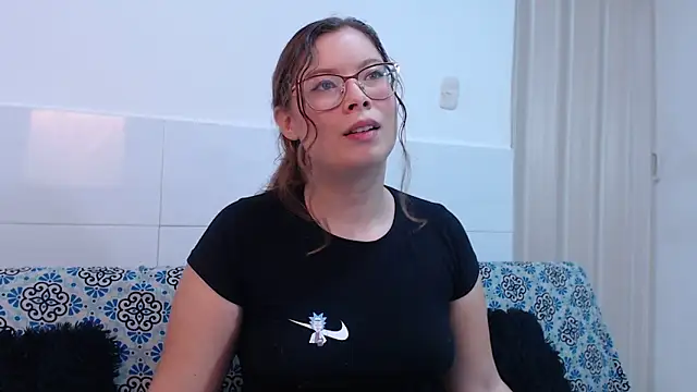 zoewhite2 online show from September 15, 2025, 9:48 pm