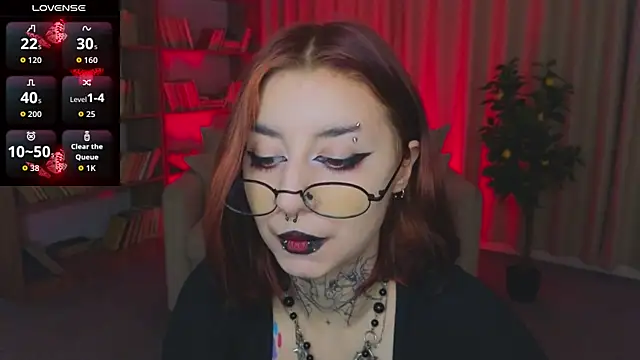 Snapshot of Mistress__Marcelline chatting on June 26, 2026, 1:55 am Mistress Marcelline online show from June 26, 2026, 1:55 am