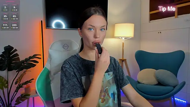 Snapshot of Cherry___Kiss chatting on May 3, 2026, 6:07 am Cherry Kiss online show from May 3, 2026, 6:07 am