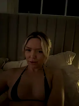 lolableux online show from December 2, 2025, 1:28 am