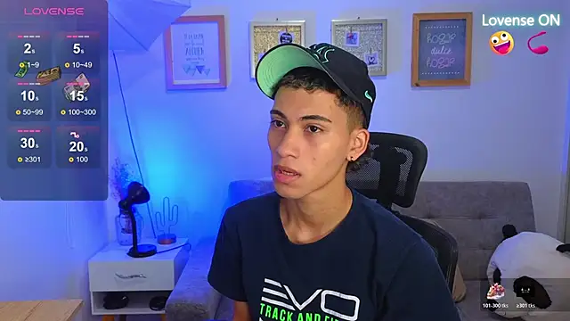 Snapshot of yulian_vasquez chatting on November 18, 2025, 3:26 pm yulian vasquez online show from November 18, 2025, 3:26 pm