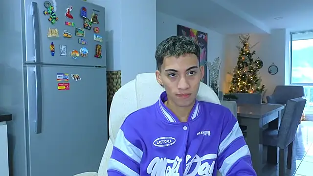 Snapshot of yulian_vasquez chatting on November 16, 2025, 1:05 pm yulian vasquez online show from November 16, 2025, 1:05 pm