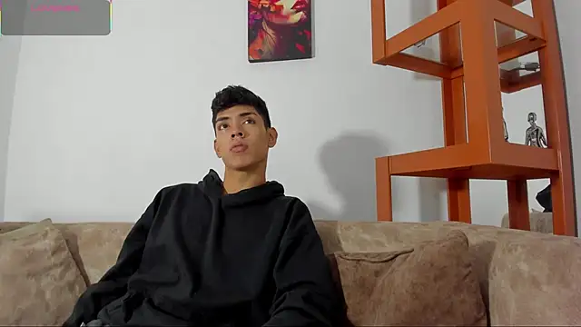 LoganTwink18 online show from December 22, 2025, 1:55 pm