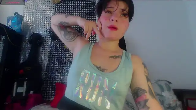 Snapshot of Mitsuha_gate chatting on October 23, 2025, 2:38 pm Mitsuha gate online show from October 23, 2025, 2:38 pm