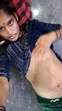 Snapshot of Guriya0076 chatting on September 18, 2025, 11:02 am Guriya0076 online show from September 18, 2025, 11:02 am