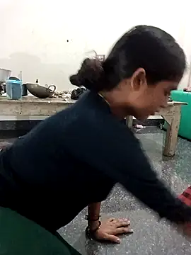 Snapshot of Guriya0076 chatting on September 12, 2025, 11:32 am Guriya0076 online show from September 12, 2025, 11:32 am