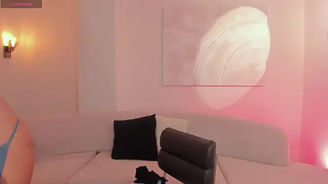 AmbarJames  online show from March 11, 2026, 12:32 pm